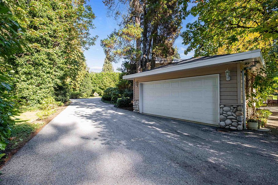 682 Seymour Boulevard North Vancouver, BC - 37