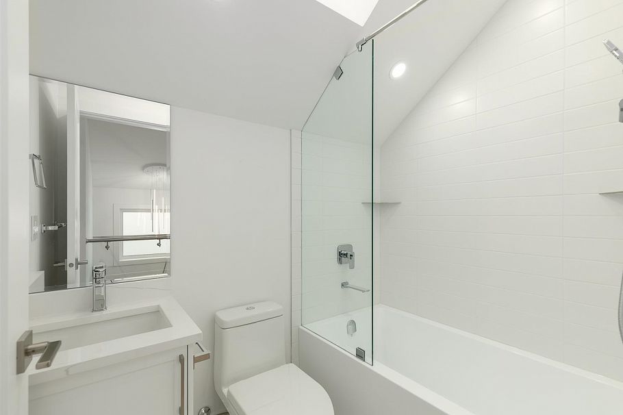 3075 Courtenay Street Vancouver, BC - 24