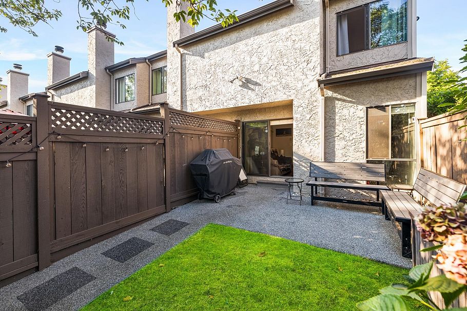 24 230 W 14th Street North Vancouver, BC - 4