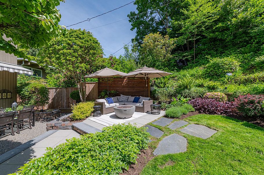 997 Canyon Boulevard North Vancouver, BC - 33