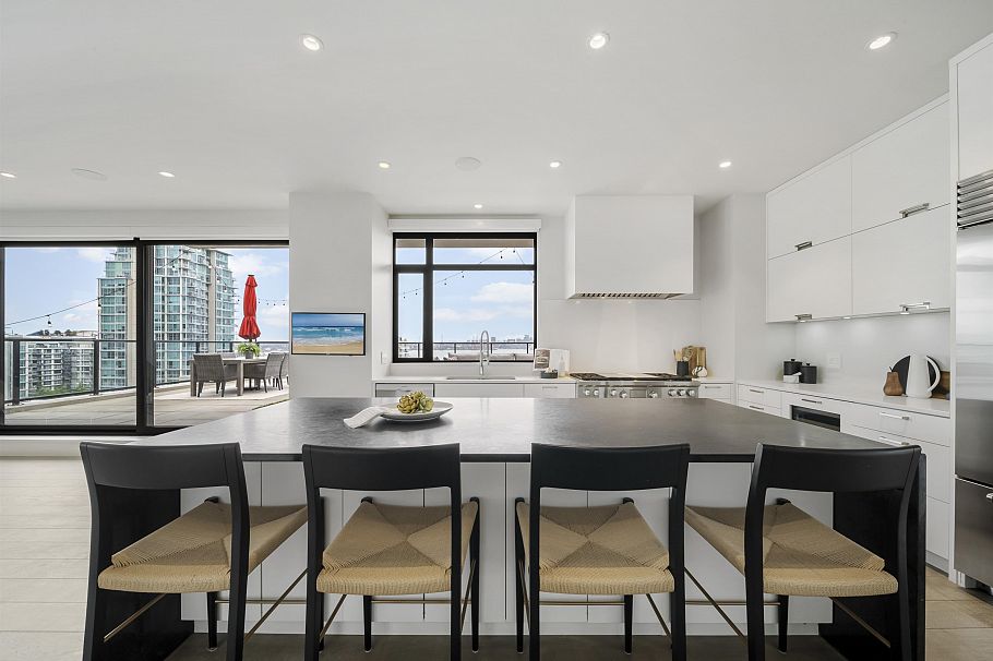 512 105 W 2nd Street North Vancouver, BC - 16