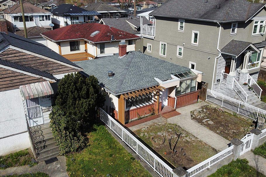 3247 Napier Street Vancouver, BC - 33