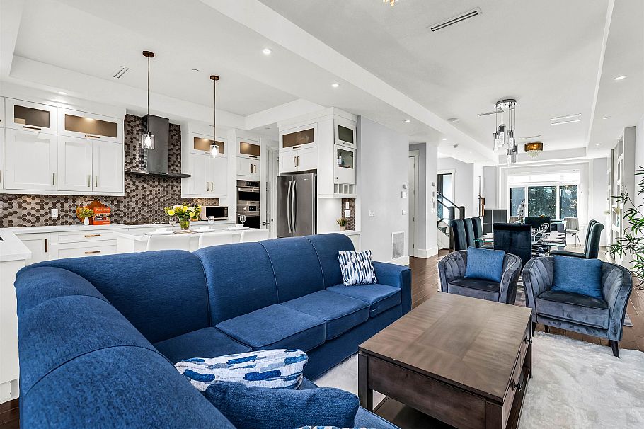 7380 Ontario Street Vancouver, BC - 8