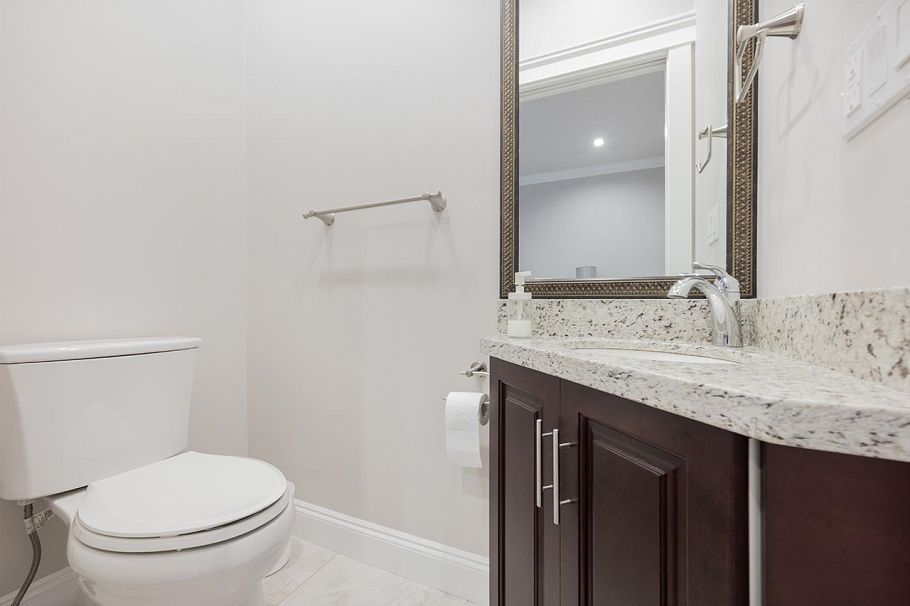 2817 Oliver Crescent Vancouver, BC - 31