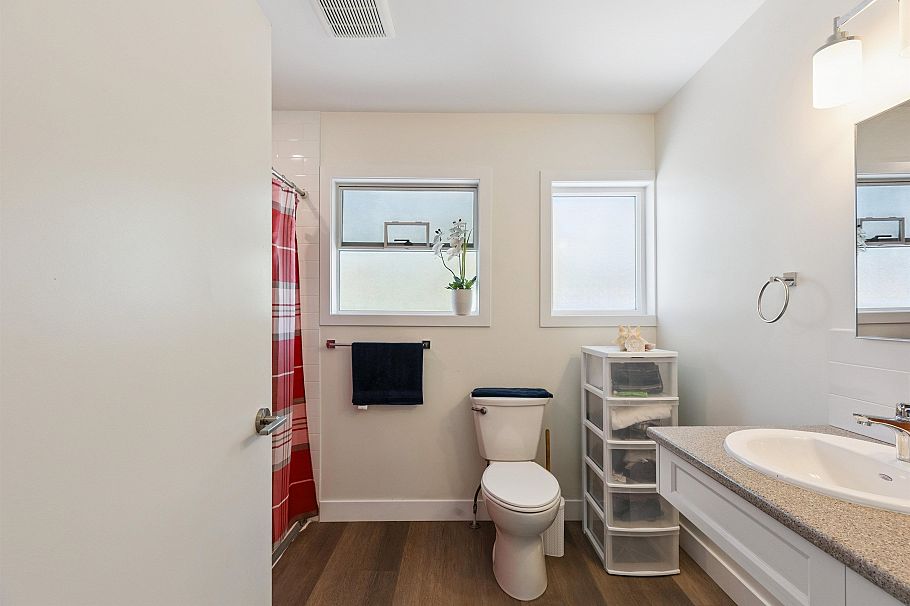 1386 Tatlow Avenue North Vancouver, BC - 18