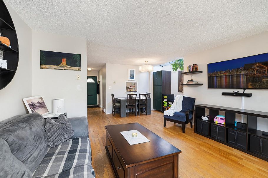 24 230 W 14th Street North Vancouver, BC - 10