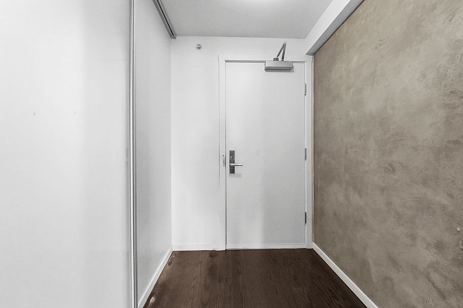 2204 999 Seymour Street Vancouver, BC - 3