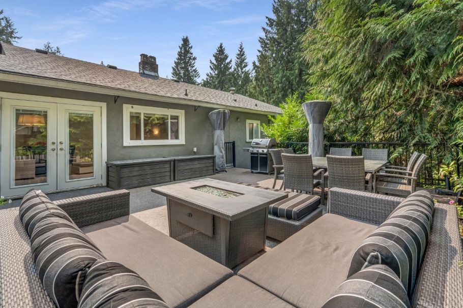 4233 Capilano Road North Vancouver, BC - 2