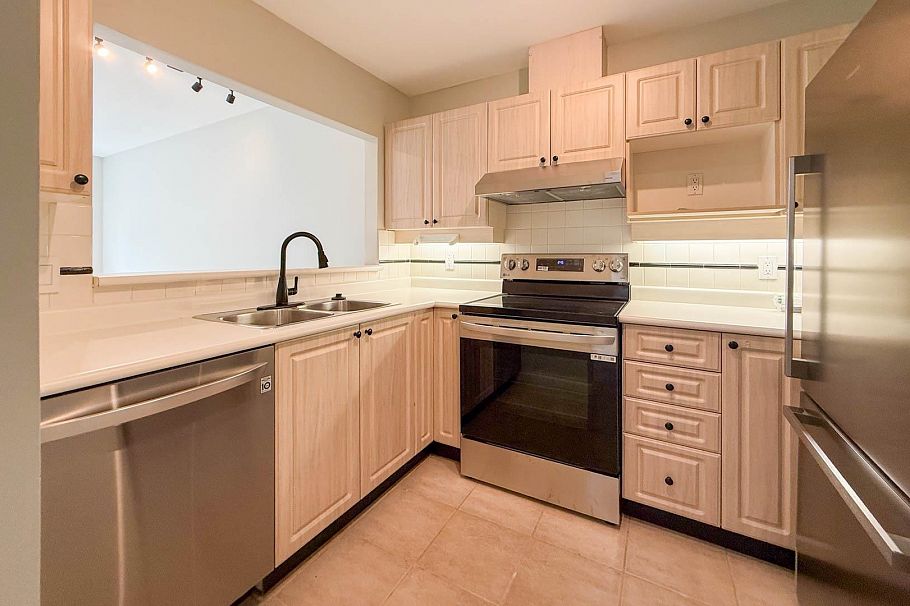 217 630 ROCHE POINT DRIVE, North Vancouver BC V7H 3A1 North Vancouver, BC - 1