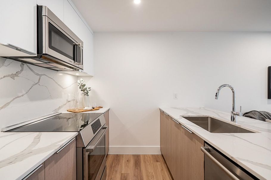 110 2085 E 1st Avenue Vancouver, BC - 7