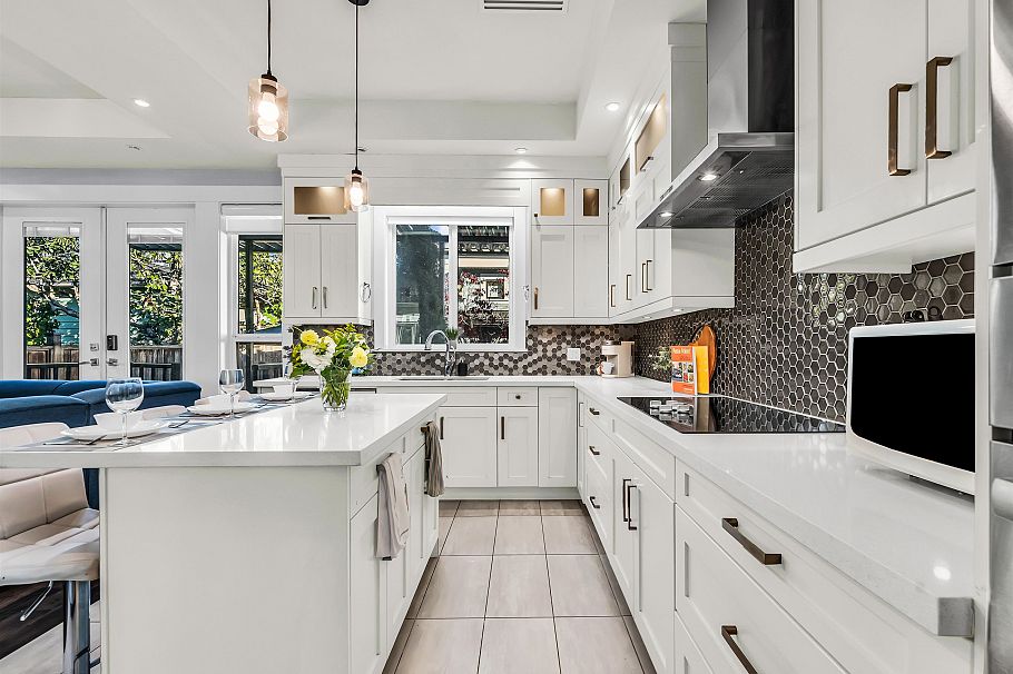 7380 Ontario Street Vancouver, BC - 11