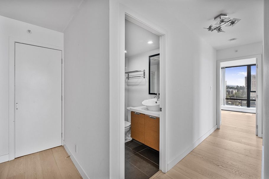 1301 151 W 2nd Street North Vancouver, BC - 17