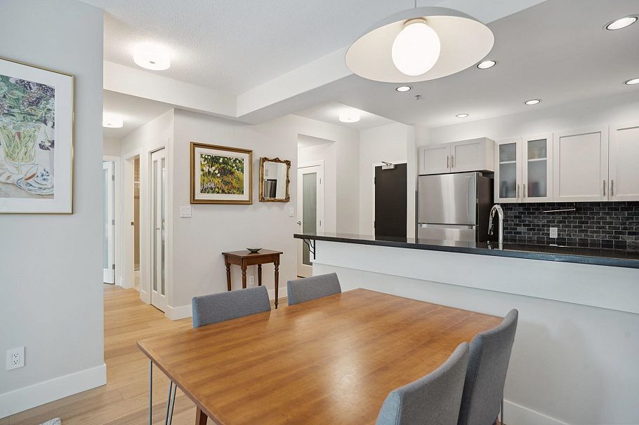 100 1688 Robson Street Vancouver, BC - 7