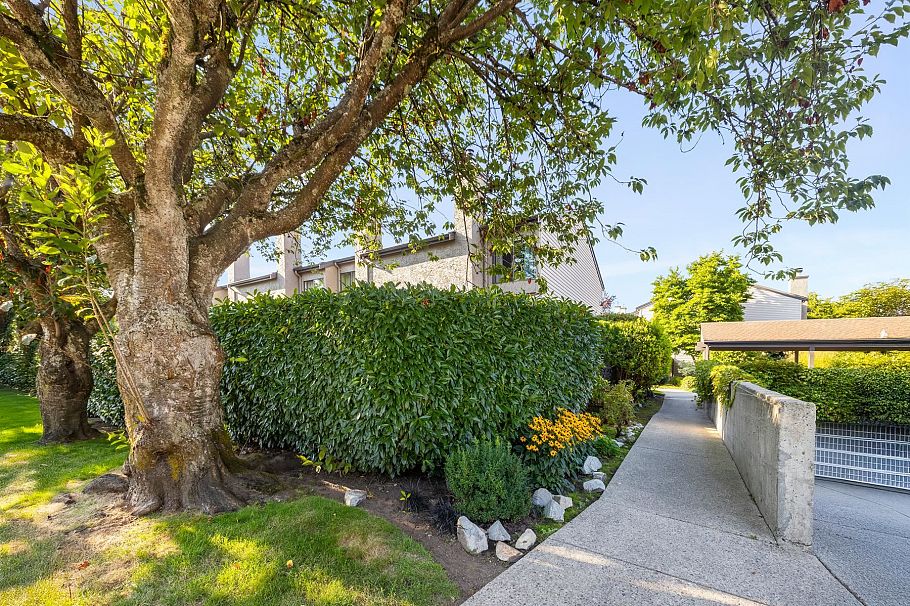 24 230 W 14th Street North Vancouver, BC - 25