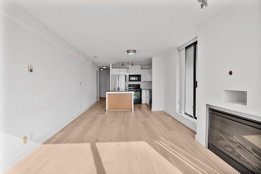 1301 151 W 2nd Street North Vancouver, BC - 33