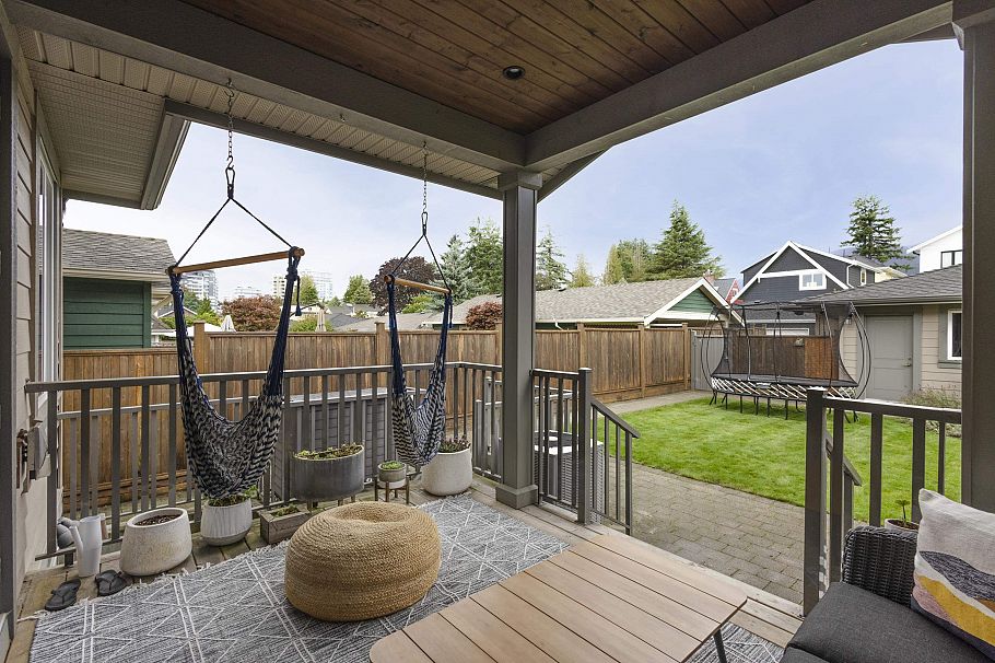 340 E 12th Street North Vancouver, BC - 29