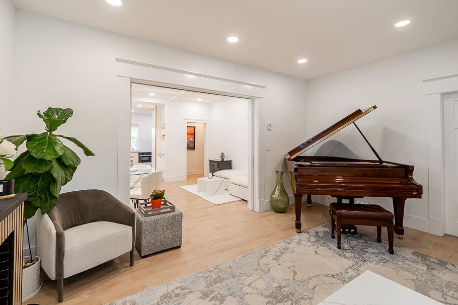 3343 W 3rd Avenue Vancouver, BC - 5