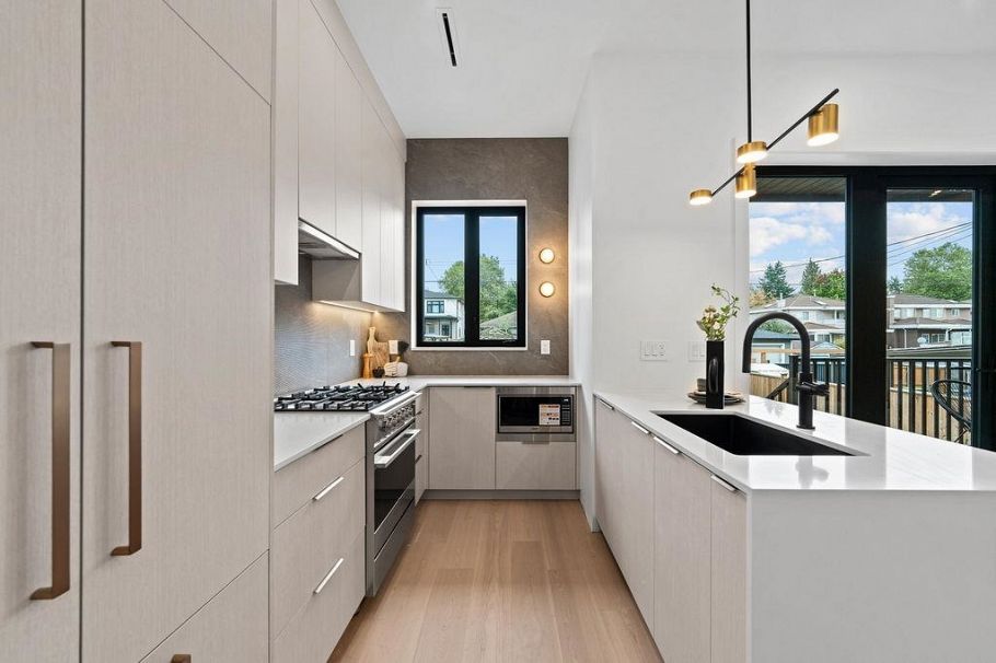 6892 Brooks Street Vancouver, BC - 13