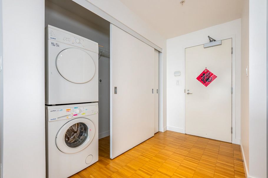 3101 128 W Cordova Street Vancouver, BC - 4