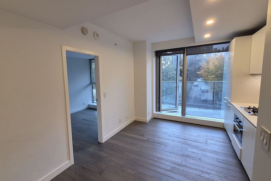 301 1480 Howe Street Vancouver, BC - 8