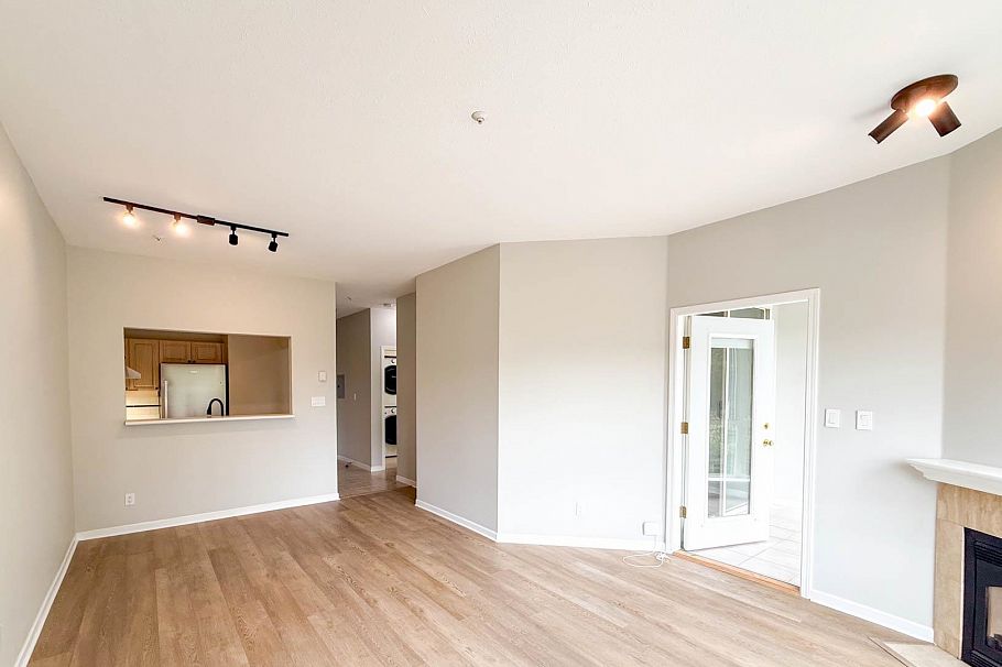 217 630 ROCHE POINT DRIVE, North Vancouver BC V7H 3A1 North Vancouver, BC - 7