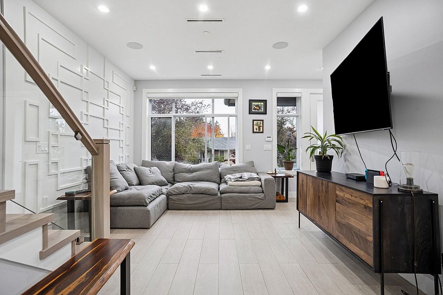 3045 East 59th Avenue Vancouver, BC - 7