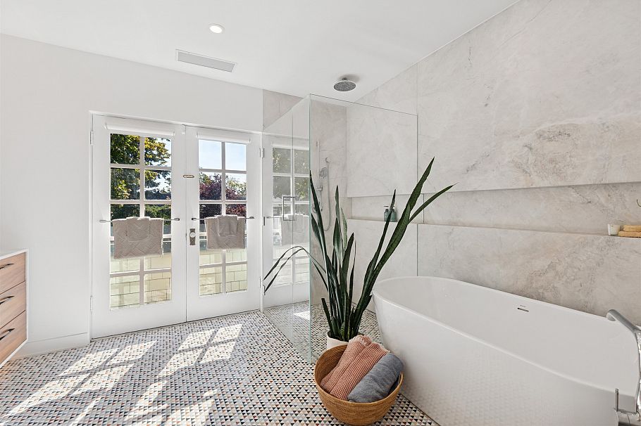 2615 W 2nd Avenue Vancouver, BC - 30