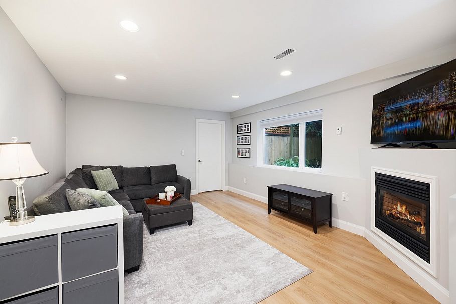 4233 Capilano Road North Vancouver, BC - 28