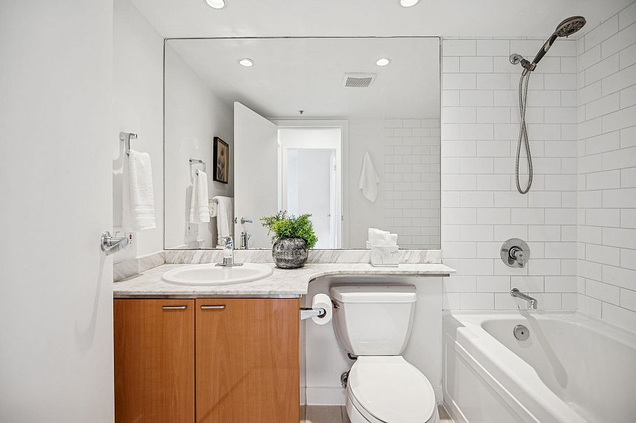 706 1200 W Georgia Street Vancouver, BC - 17