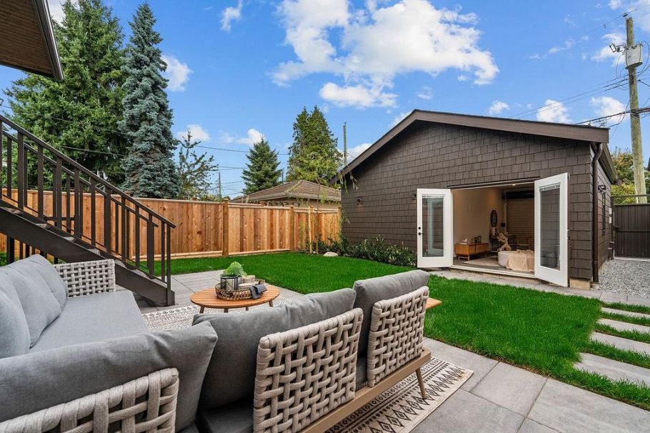 6892 Brooks Street Vancouver, BC - 31