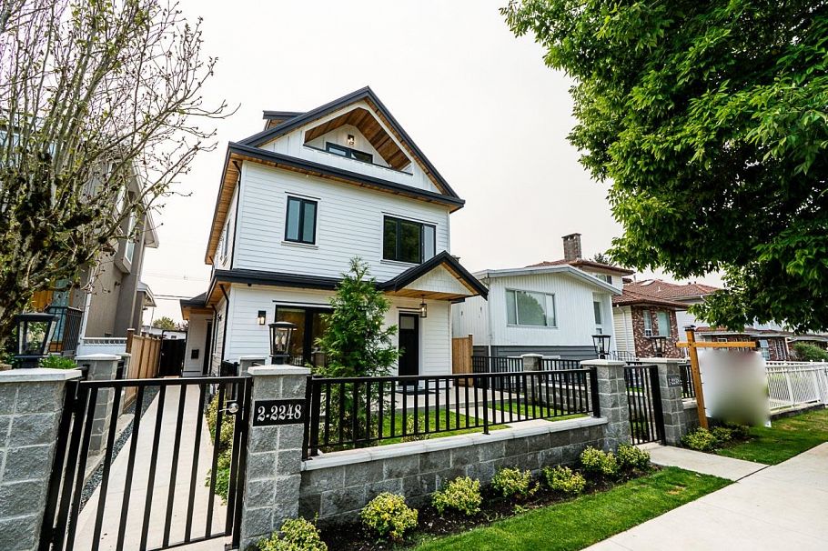 1 2248 E 48th Avenue Vancouver, BC - 29