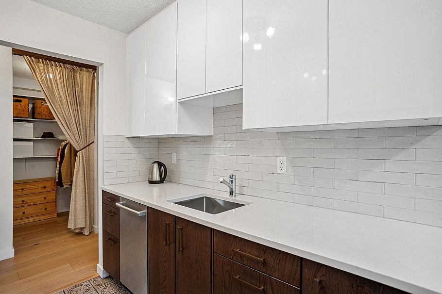 113 2033 Triumph Street Vancouver, BC - 11