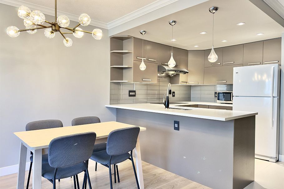 209 2140 Briar Avenue Vancouver, BC - 5