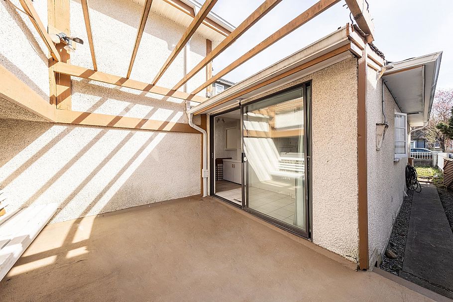 3247 Napier Street Vancouver, BC - 28