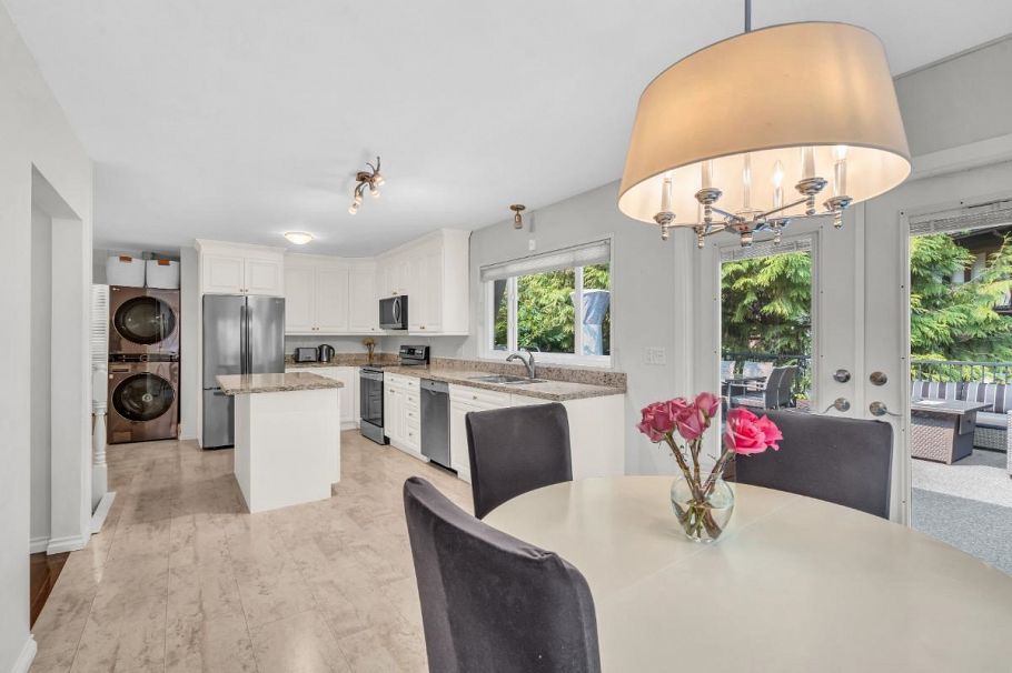 4233 Capilano Road North Vancouver, BC - 17