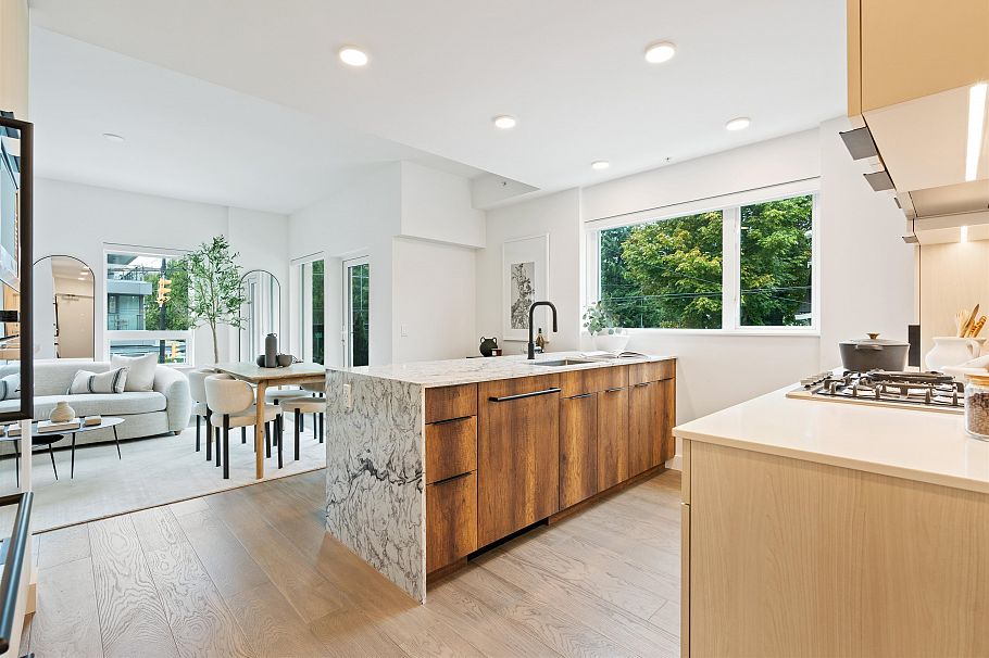 201 3590 W 39th Avenue Vancouver, BC - 4