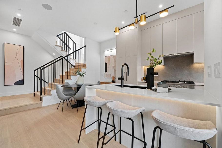 6892 Brooks Street Vancouver, BC - 9