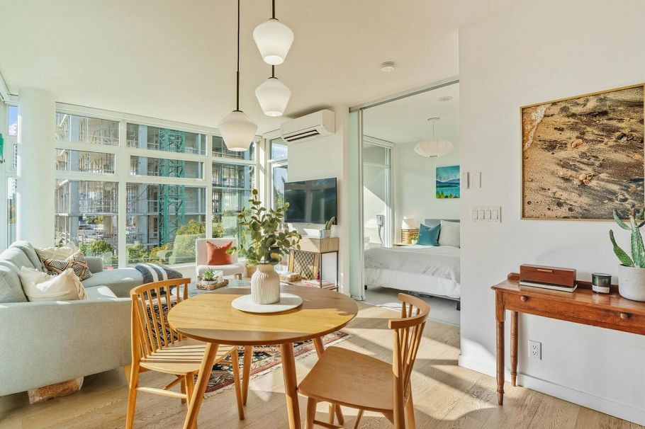 502 2550 Spruce Street Vancouver, BC - 4