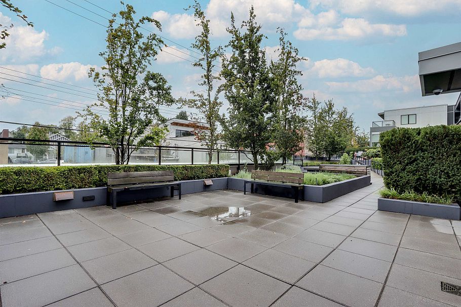 327 1588 E Hastings Street Vancouver, BC - 14