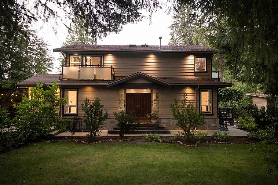 3681 Henderson Avenue North Vancouver, BC - 3