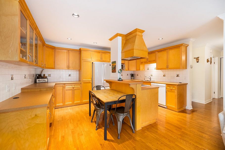 301 1235 W 15th Avenue Vancouver, BC - 2