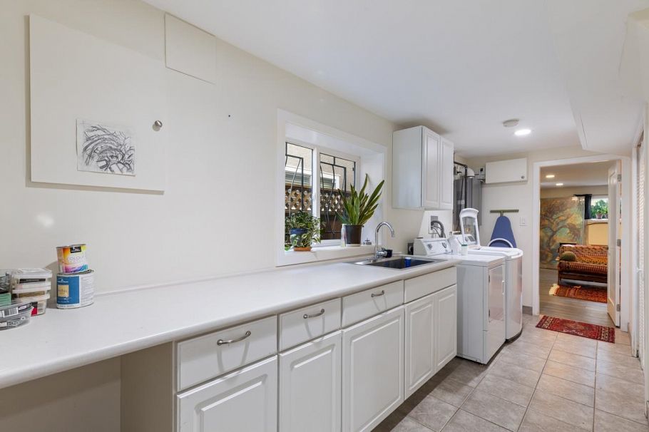 2743 Kitchener Street Vancouver, BC - 18