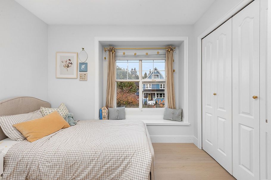 2888 Glen Drive Vancouver, BC - 34