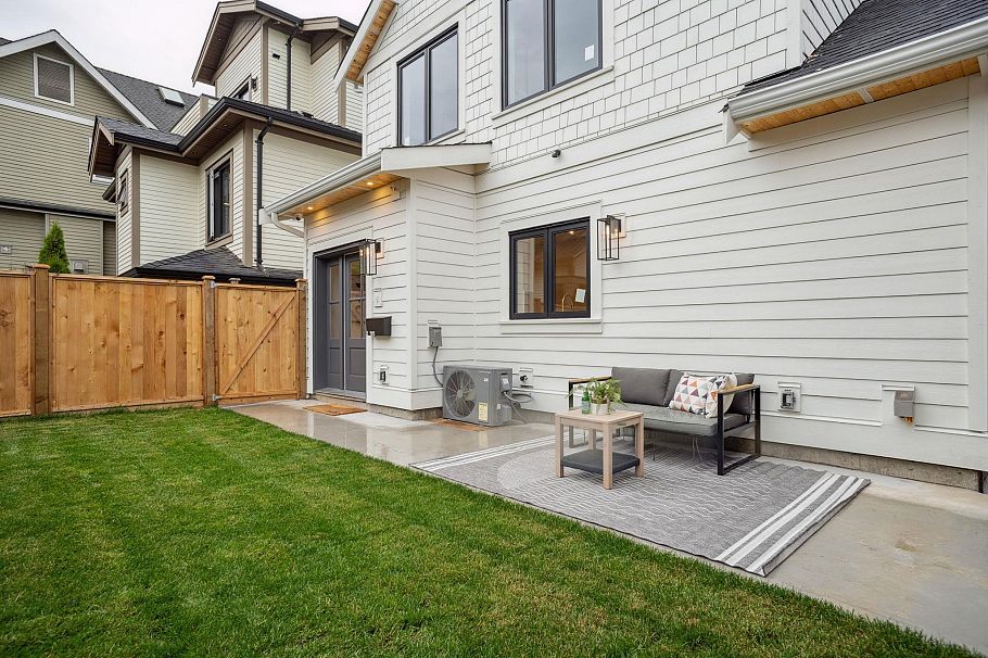 2 1915 E 3rd Avenue Vancouver, BC - 16