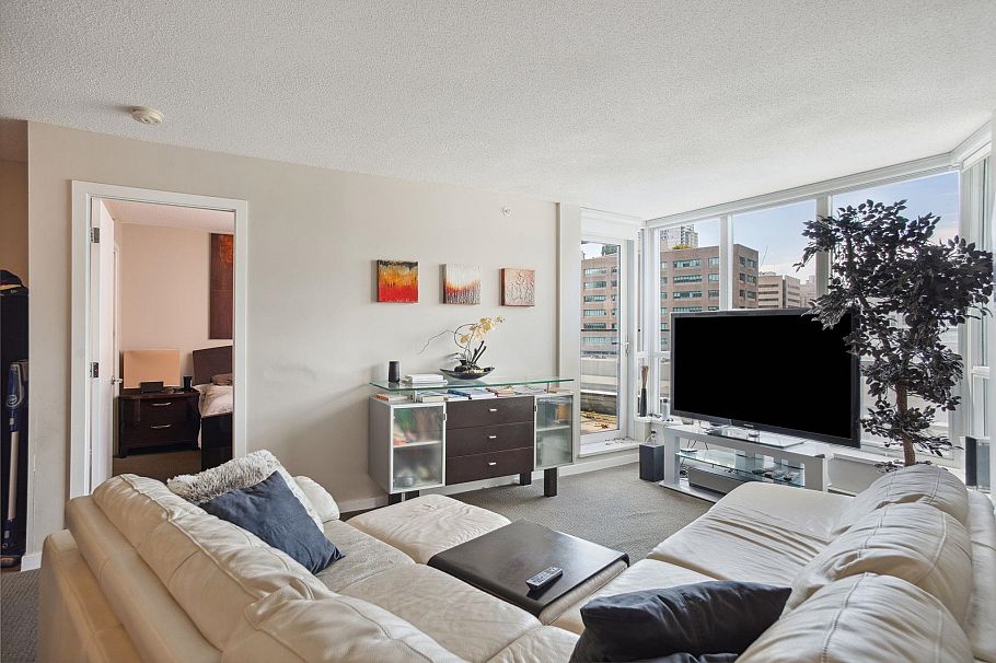 714 833 Seymour Street Vancouver, BC - 2