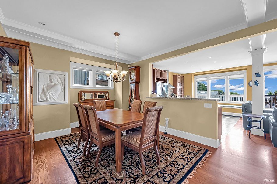 255 W 6th Street North Vancouver, BC - 11