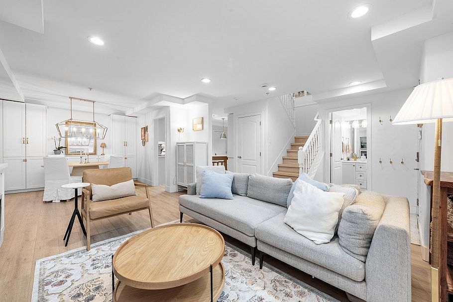 2888 Glen Drive Vancouver, BC - 9