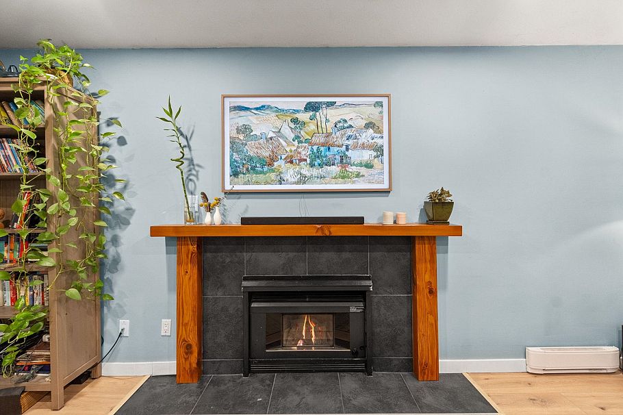 102 1689 E 4th Avenue Vancouver, BC - 2