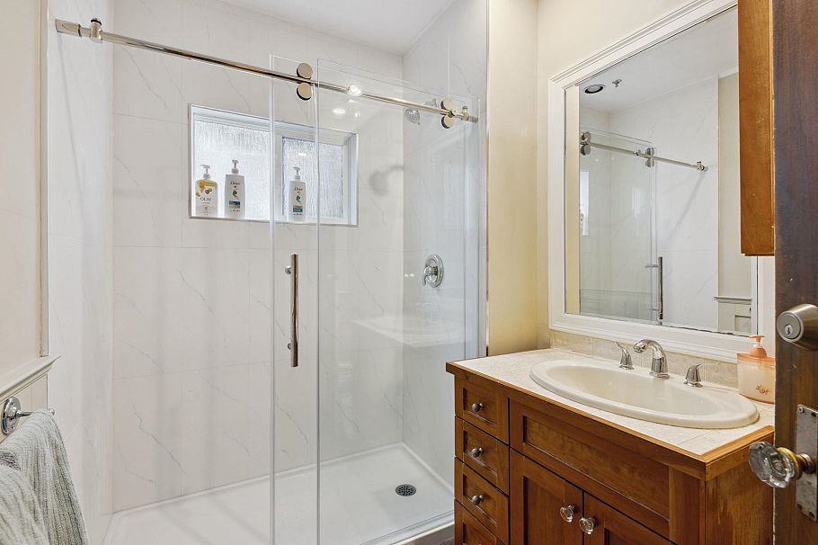 2923 W 32nd Avenue Vancouver, BC - 21