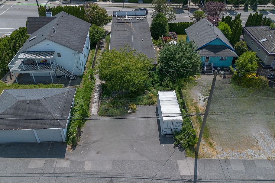 658 E 3rd Street North Vancouver, BC - 13